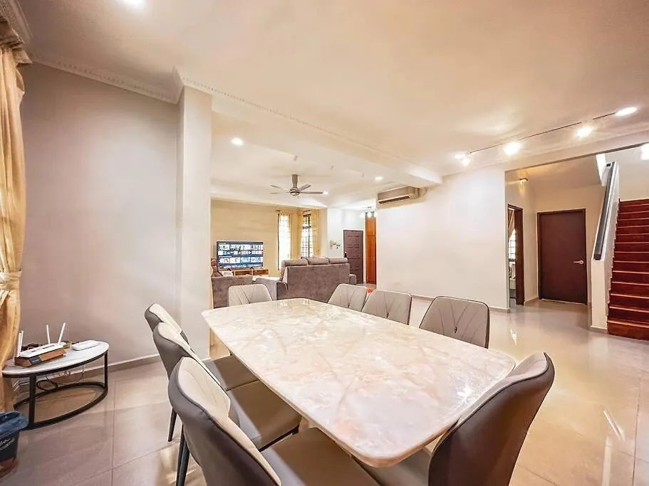 Jb Gatheringhouse Bungalow 5Bedroom 12Pax Johor Bahru