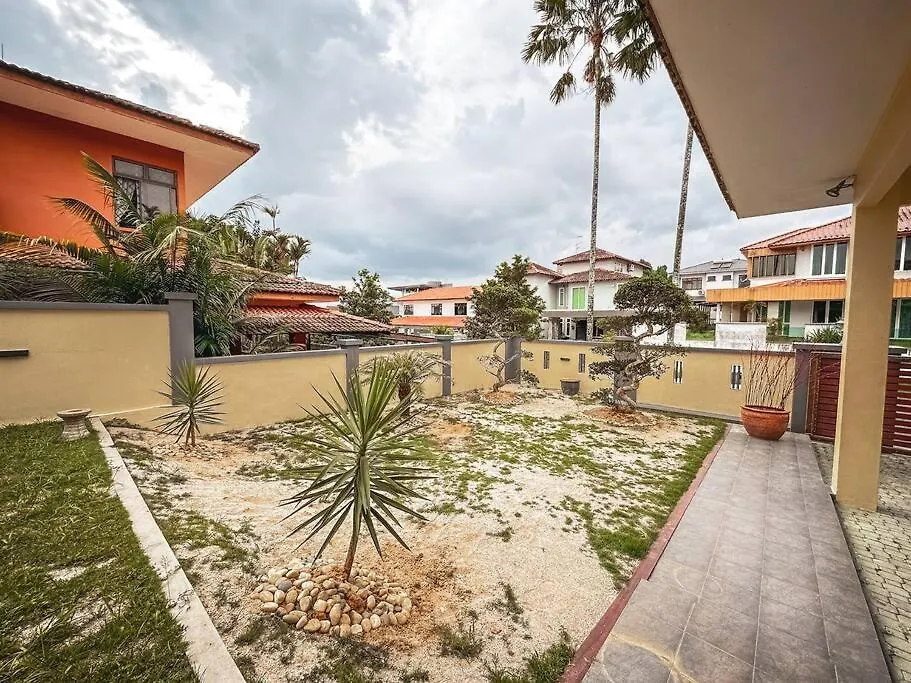 Jb Gatheringhouse Bungalow 5Bedroom 12Pax Johor Bahru 0*,  Malaysia
