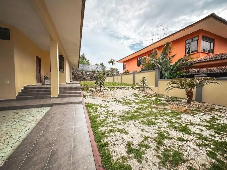 Jb Gatheringhouse Bungalow 5Bedroom 12Pax Johor Bahru