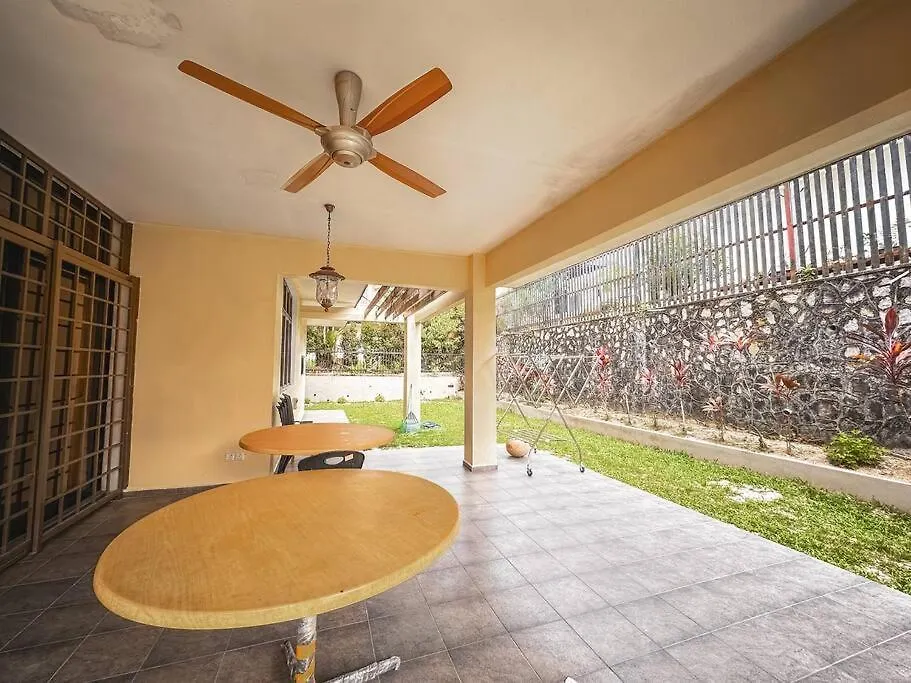 Jb Gatheringhouse Bungalow 5Bedroom 12Pax Johor Bahru 0*,  Malaysia